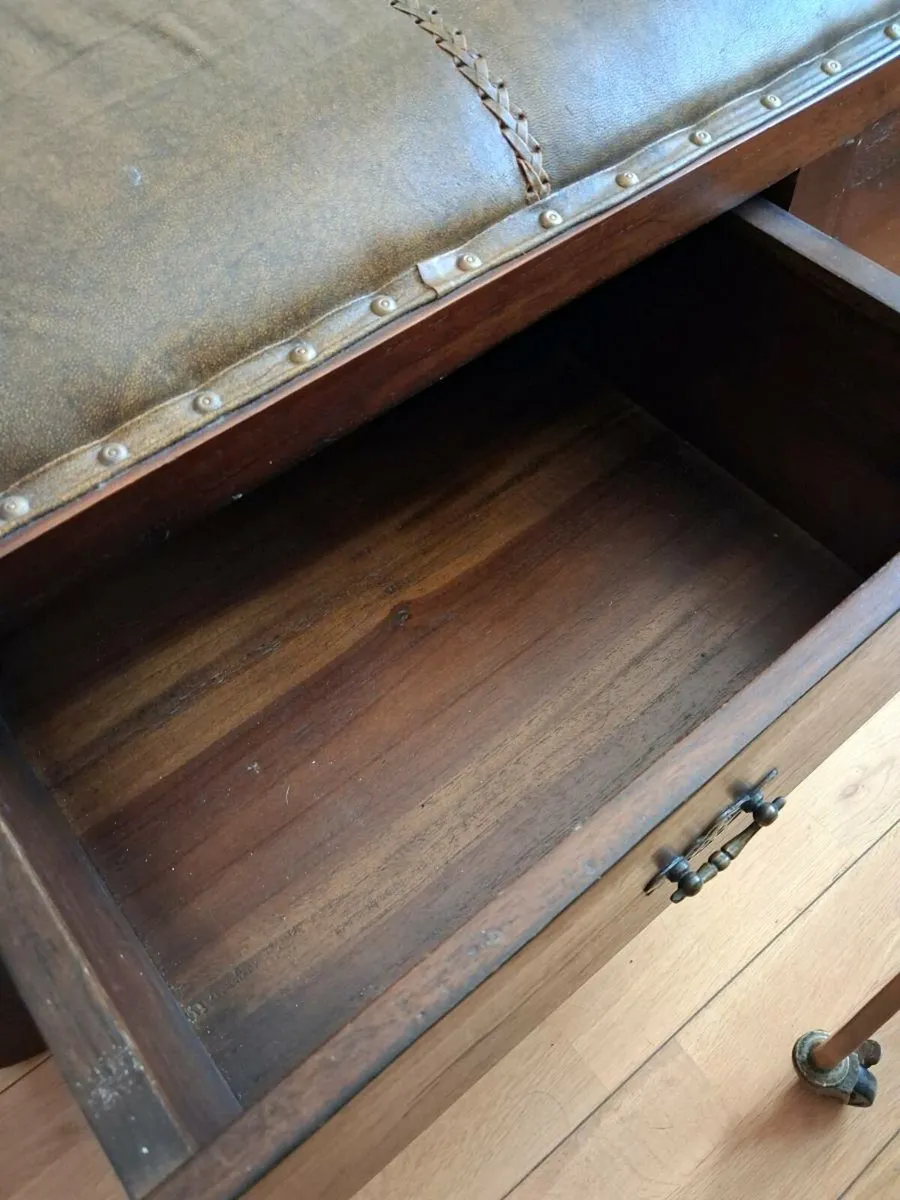 Mahogany furniture. - Image 3