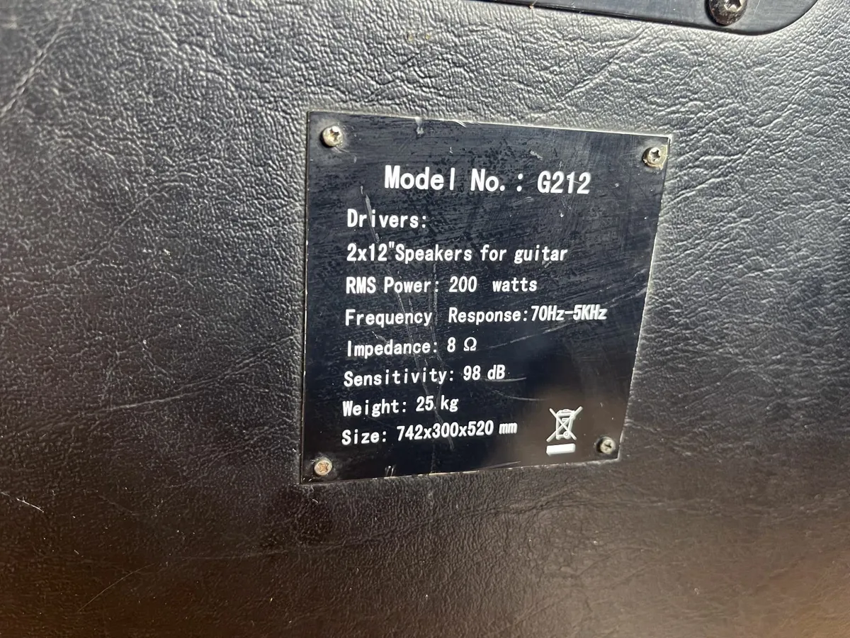 2 x 12" guitar speaker cabinet in perfect working - Image 3