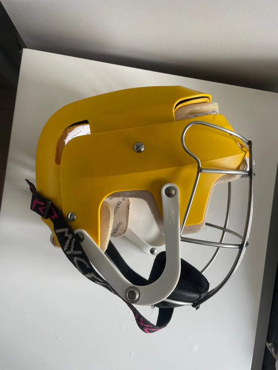 Cooper hurling helmet - Image 3