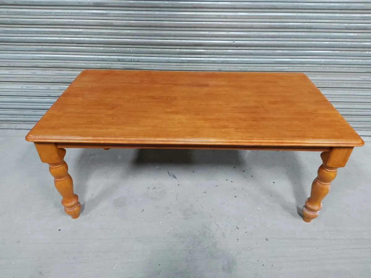 Kitchen table - Image 1