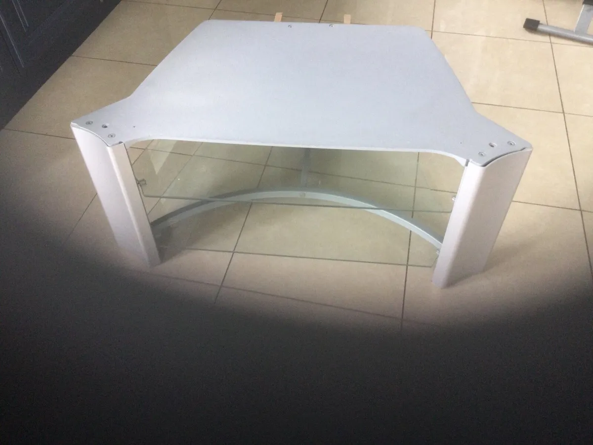 Television stand - Image 1
