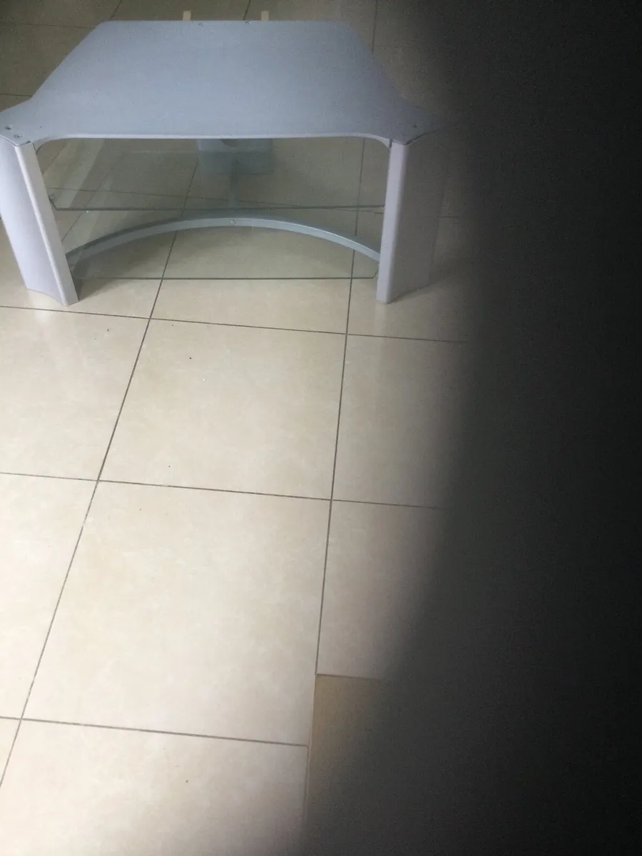 Television stand - Image 3