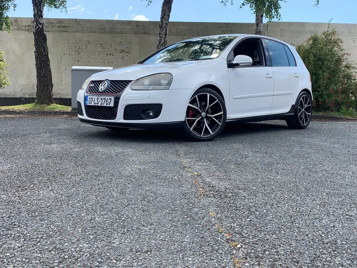 Stunning Volkswagen Golf G.T.I Manual 2.0 Petrol - Image 2
