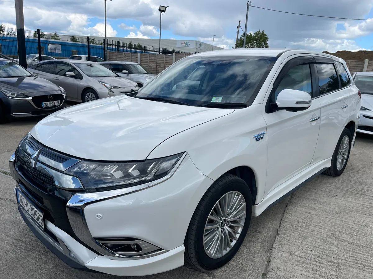 182 Mitsubishi Outlander Hybrid 2.4 Phev Automatic - Image 4