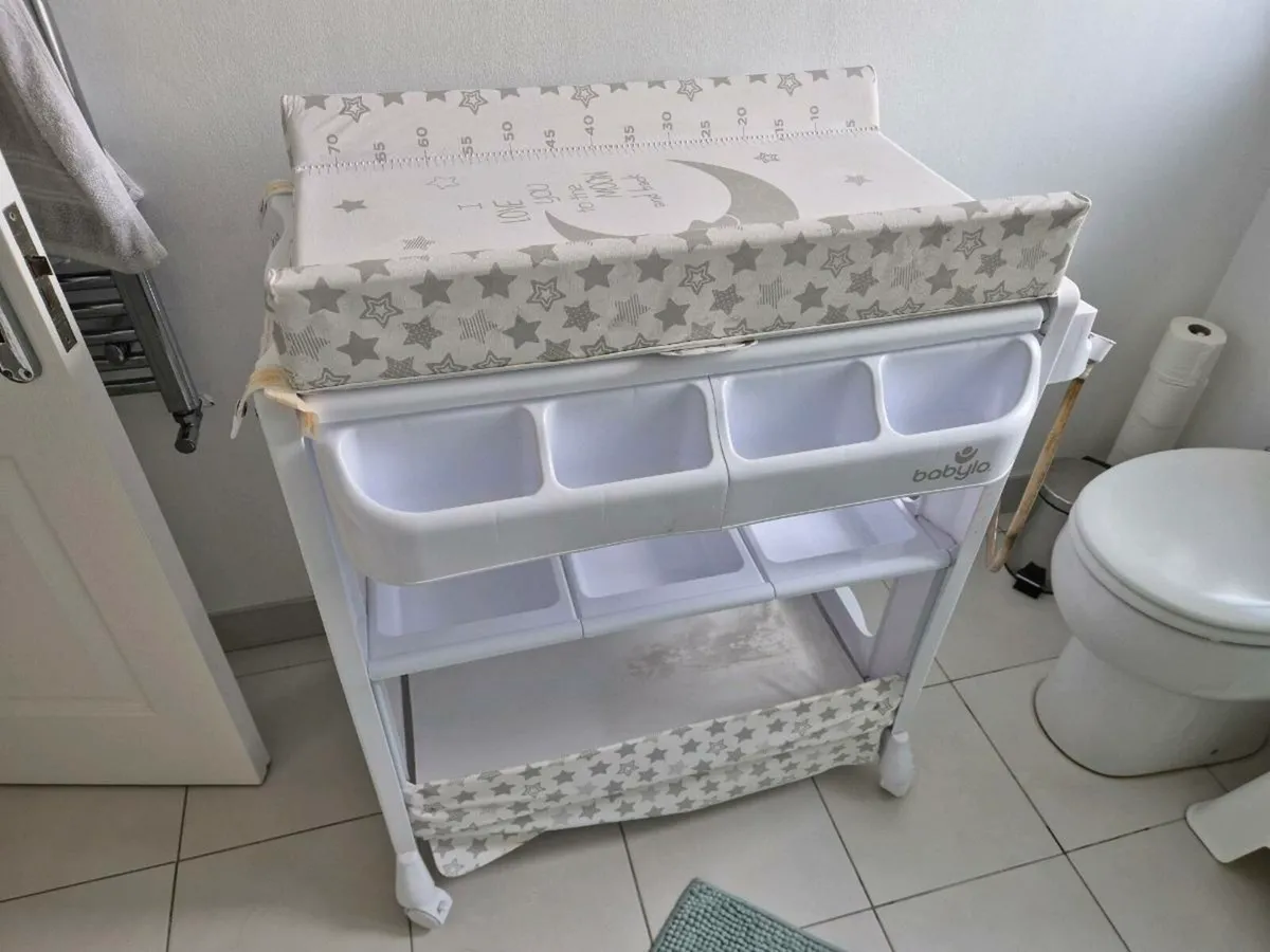 Bayblo Baby Bath and Changer - Image 2