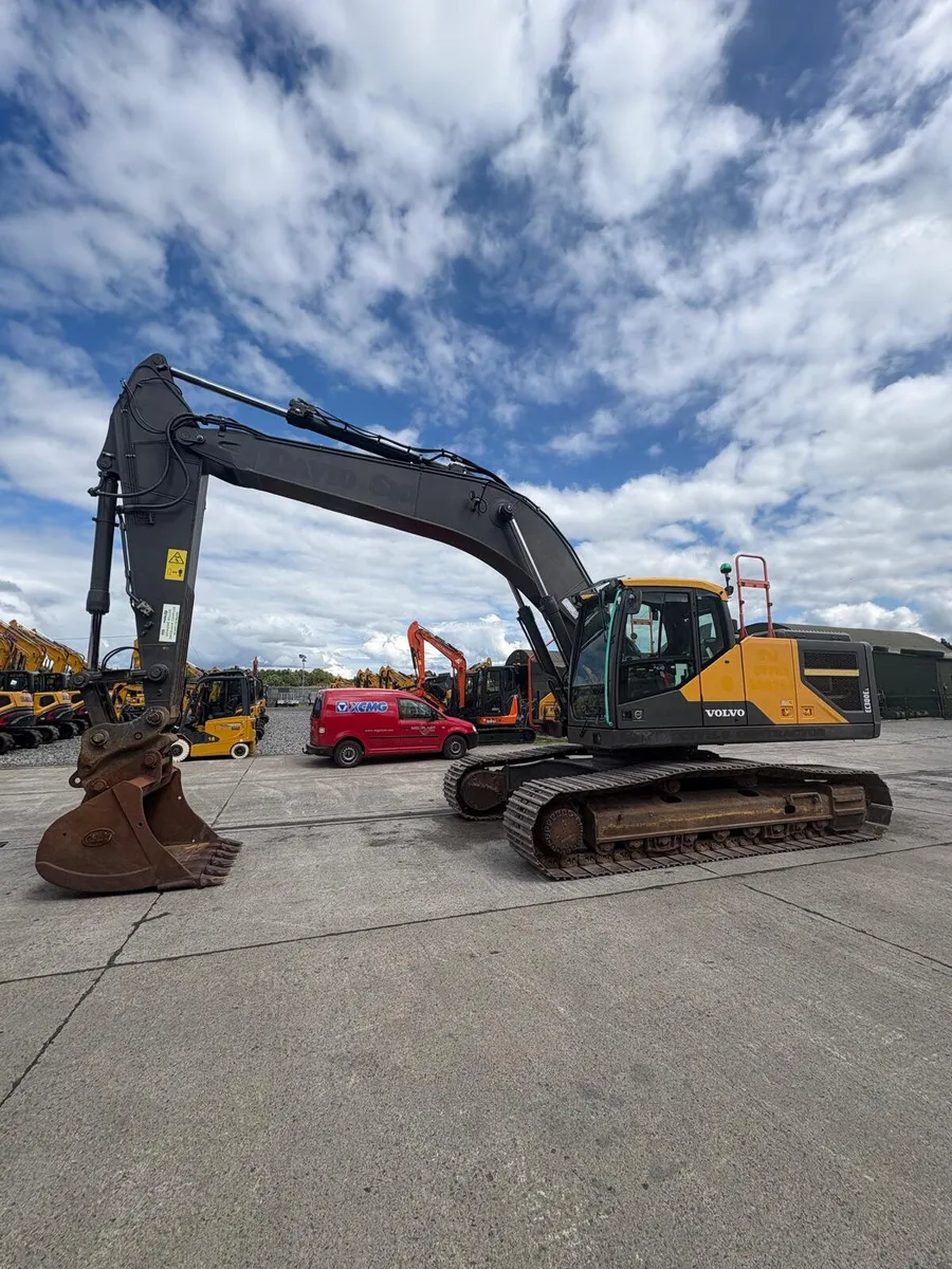2018 Volvo EC300EL - Image 3