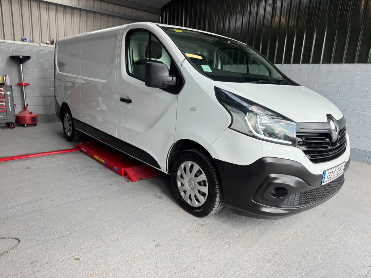 192 RENAULT TRAFFIC  LWB ! - Image 2