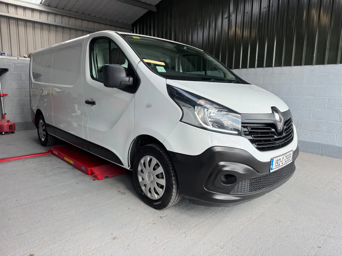 192 RENAULT TRAFFIC  LWB ! - Image 1