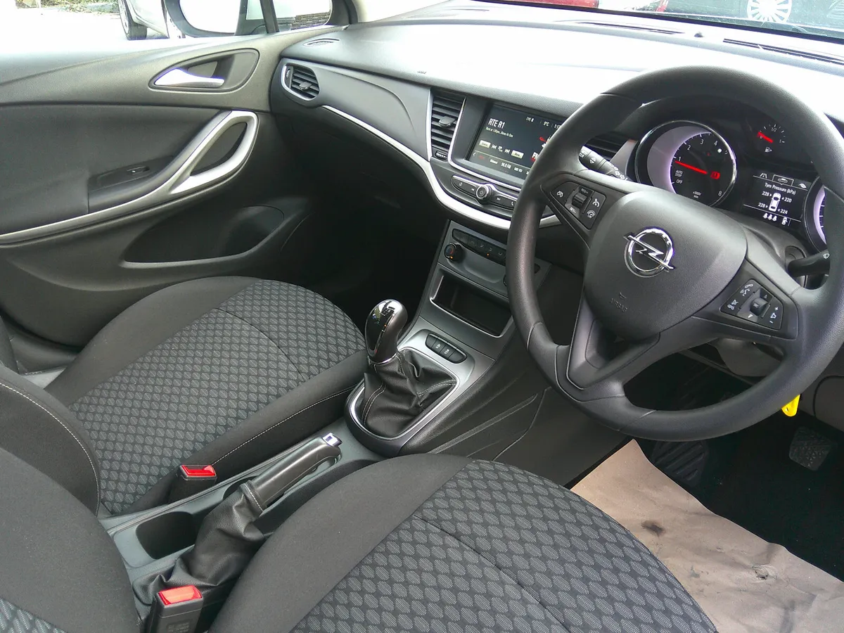 Opel Astra 2019 SC 1.0 5 DOOR - Image 2