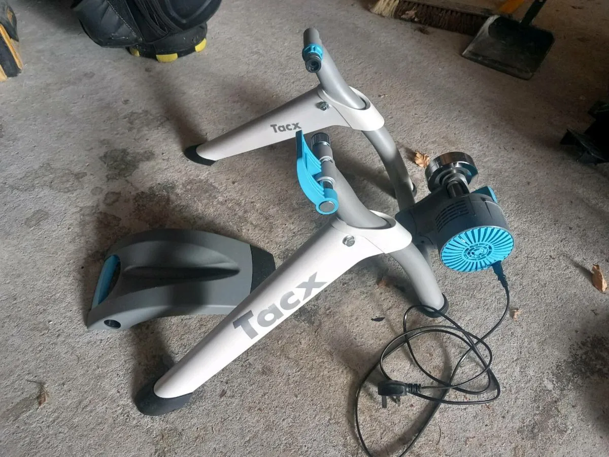 TACX Flow smart turbo trainer - Image 1