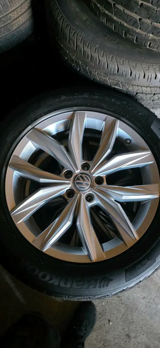 Volkswagen tiguan 18" alloys - Image 3