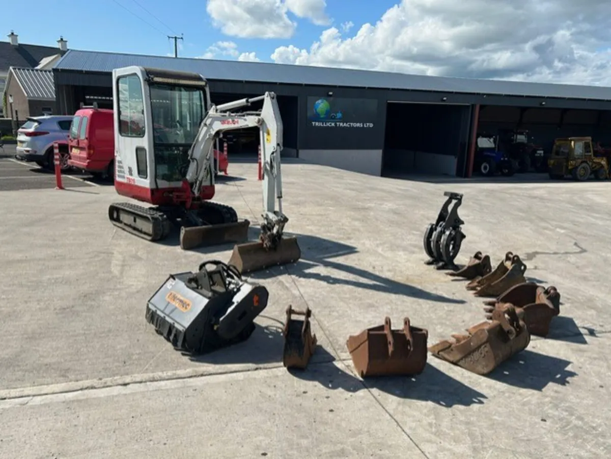 Takeuchi TB016 -x6 Buckets, Ripper, Grab,  Mulcher - Image 1