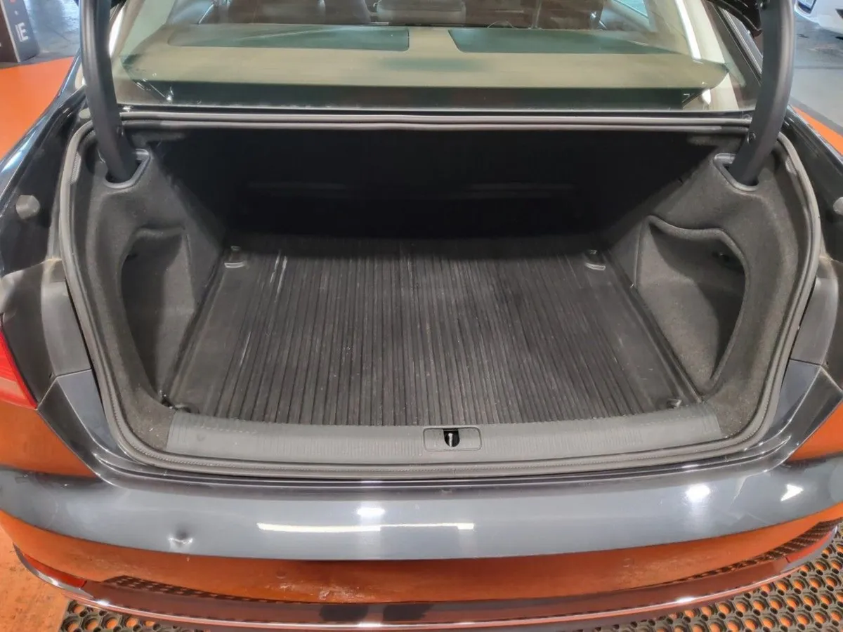 Audi A4 2.0tdi 150HP SE Ultra - Image 4