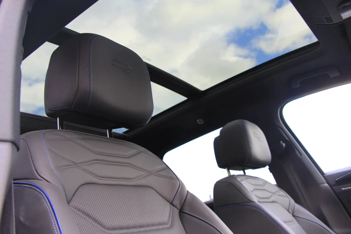 Vw Touareg R * Night Vision pack * Sunroof - Image 4