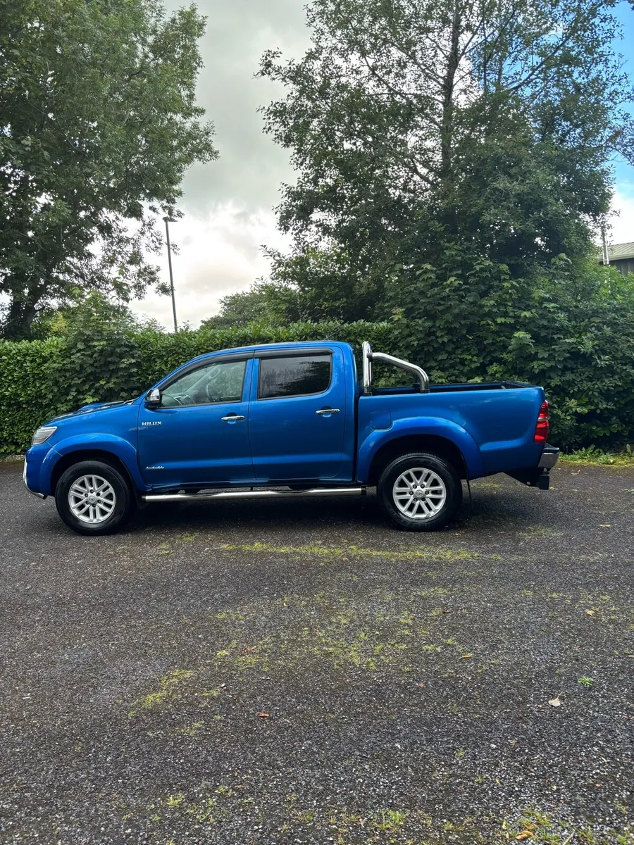 Toyota Hilux 3.0L Invincible - Image 4
