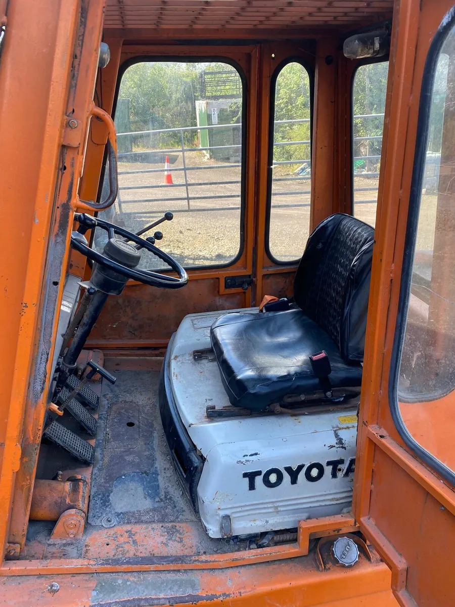 Toyota forklift - Image 4