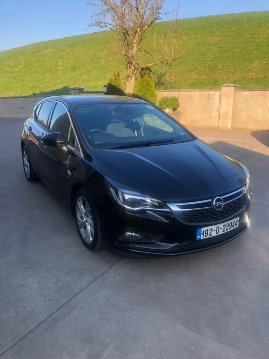 Opel Astra 2019 - Image 1