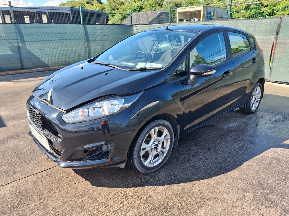 162 Ford Fiesta very light damage - Image 3