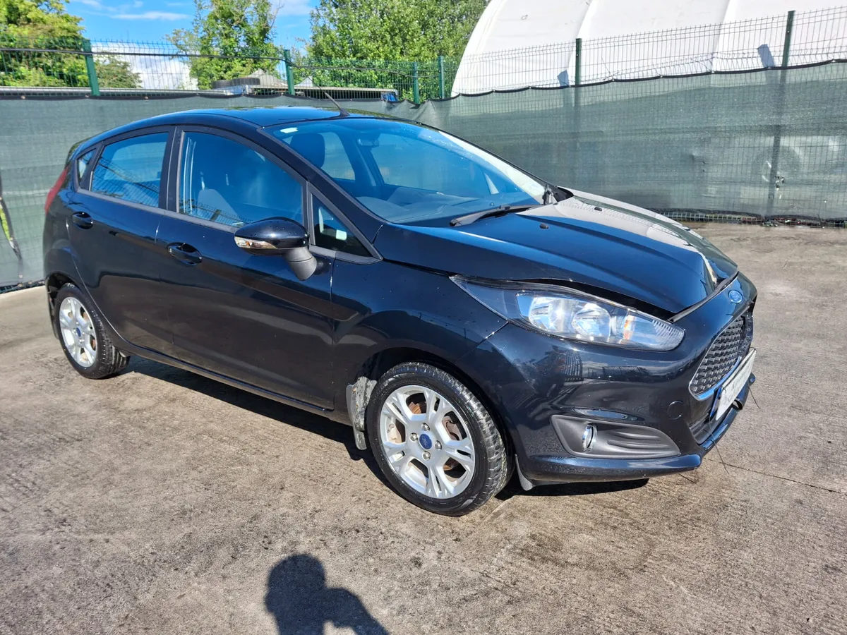 162 Ford Fiesta very light damage - Image 2