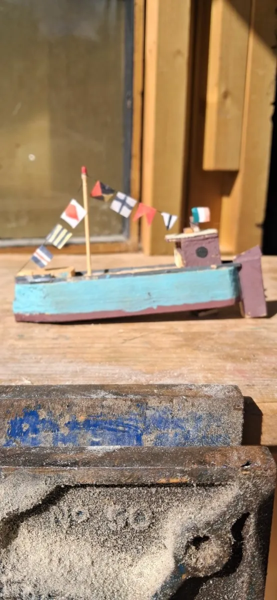 Customizable handmade wooden boat - Image 1
