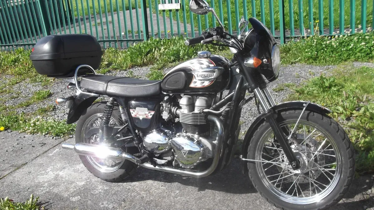 Triumph  2004 BONNEVILLE trade up - Image 1