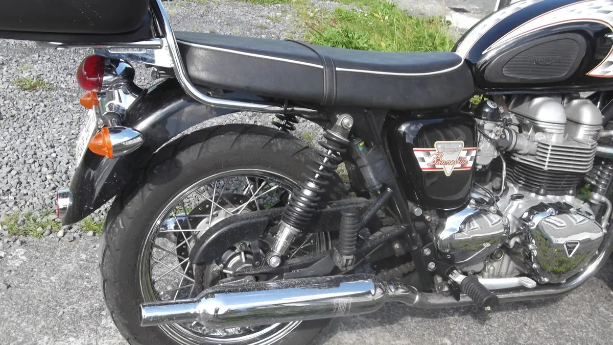 Triumph  2004 BONNEVILLE trade up - Image 4