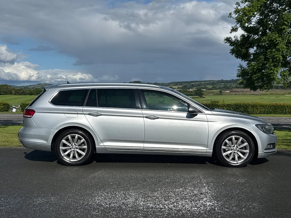 Volkswagen Passat 2016 CL 2.0 TDI 150 HP - Image 3