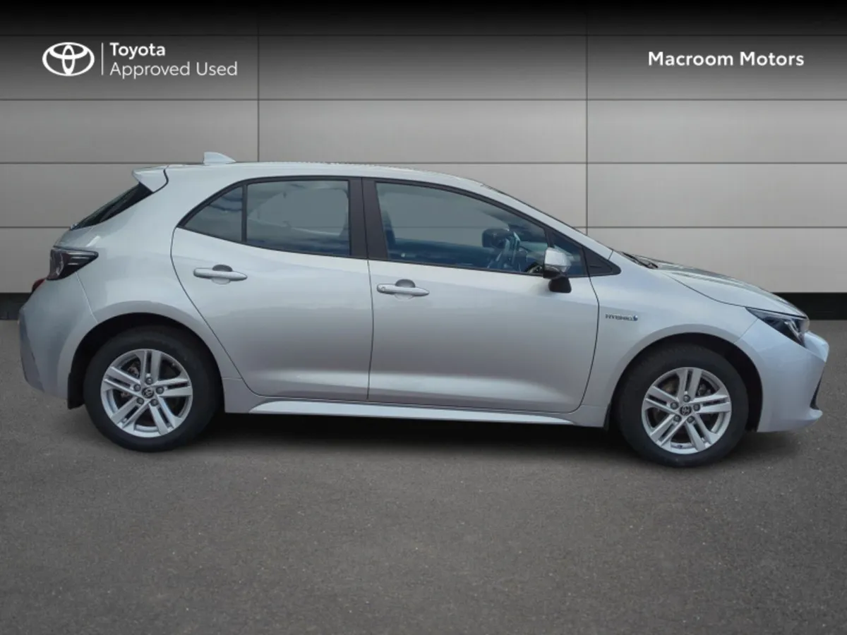 Toyota Corolla HYBRID LUNA H/B 4DR AUTO A - Image 3