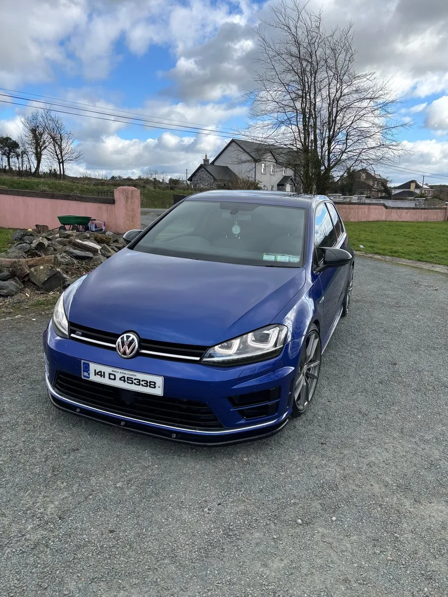 Volkswagen Golf R - Image 2