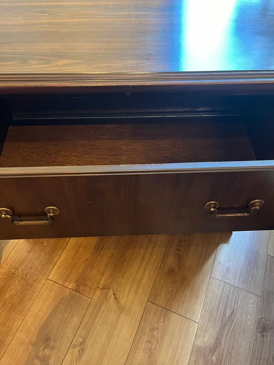 Chest of Drawers & Bedside Locker Mahogany Colour - Image 3
