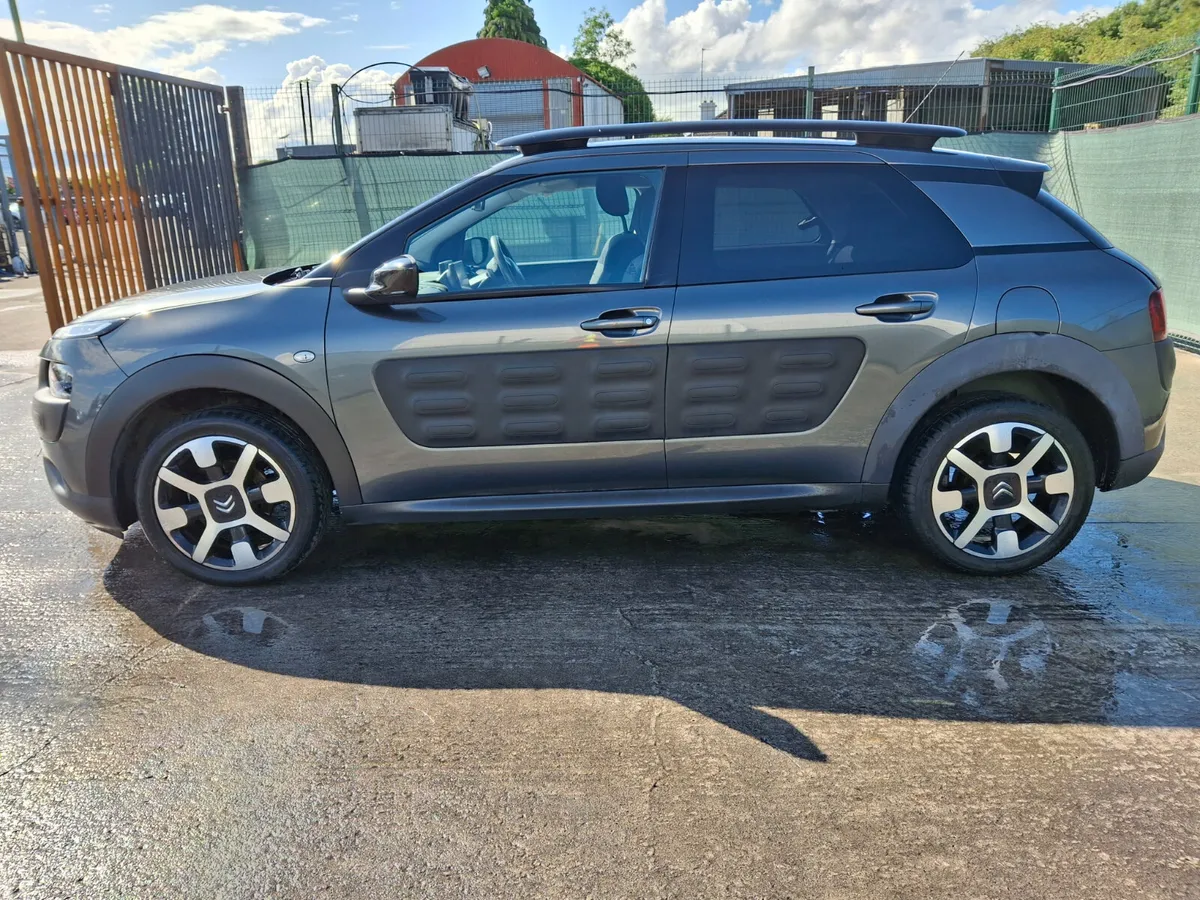 2017 Citroën C4 Cactus Automatic - Image 1
