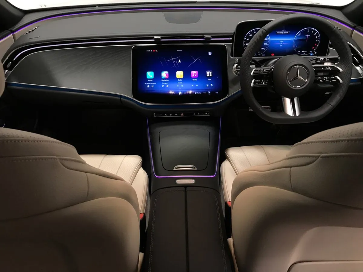 Mercedes-Benz E-Class E300 DE AMG Line Edition Ph - Image 4
