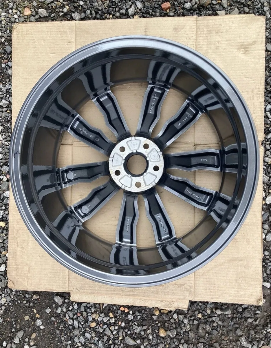 20” Genuine VW Tiguan R LINE Suzuka Alloy Wheel - Image 2