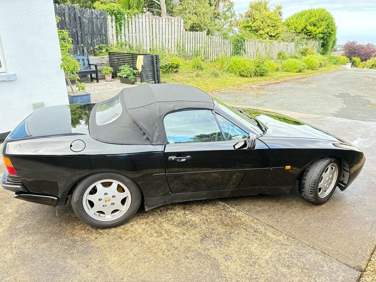 Porsche 944 S2 Cabriolet - Image 4