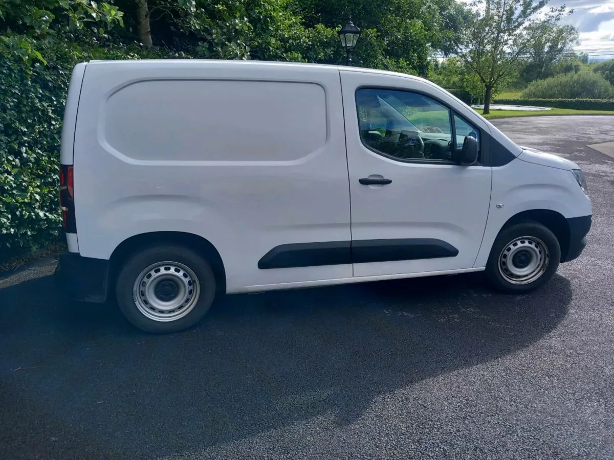 Opel Combo 100PS Komfort - Image 3