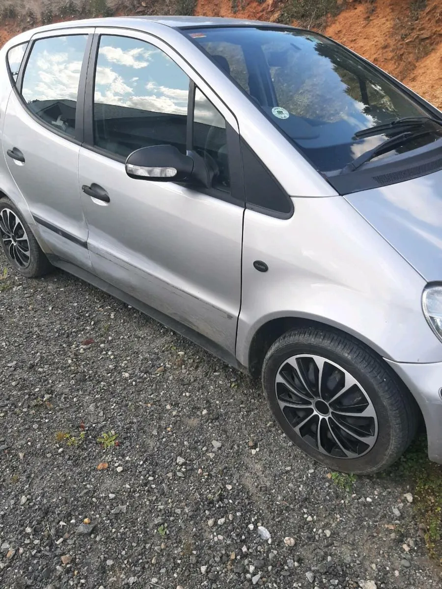 Mercedes benz - Image 3