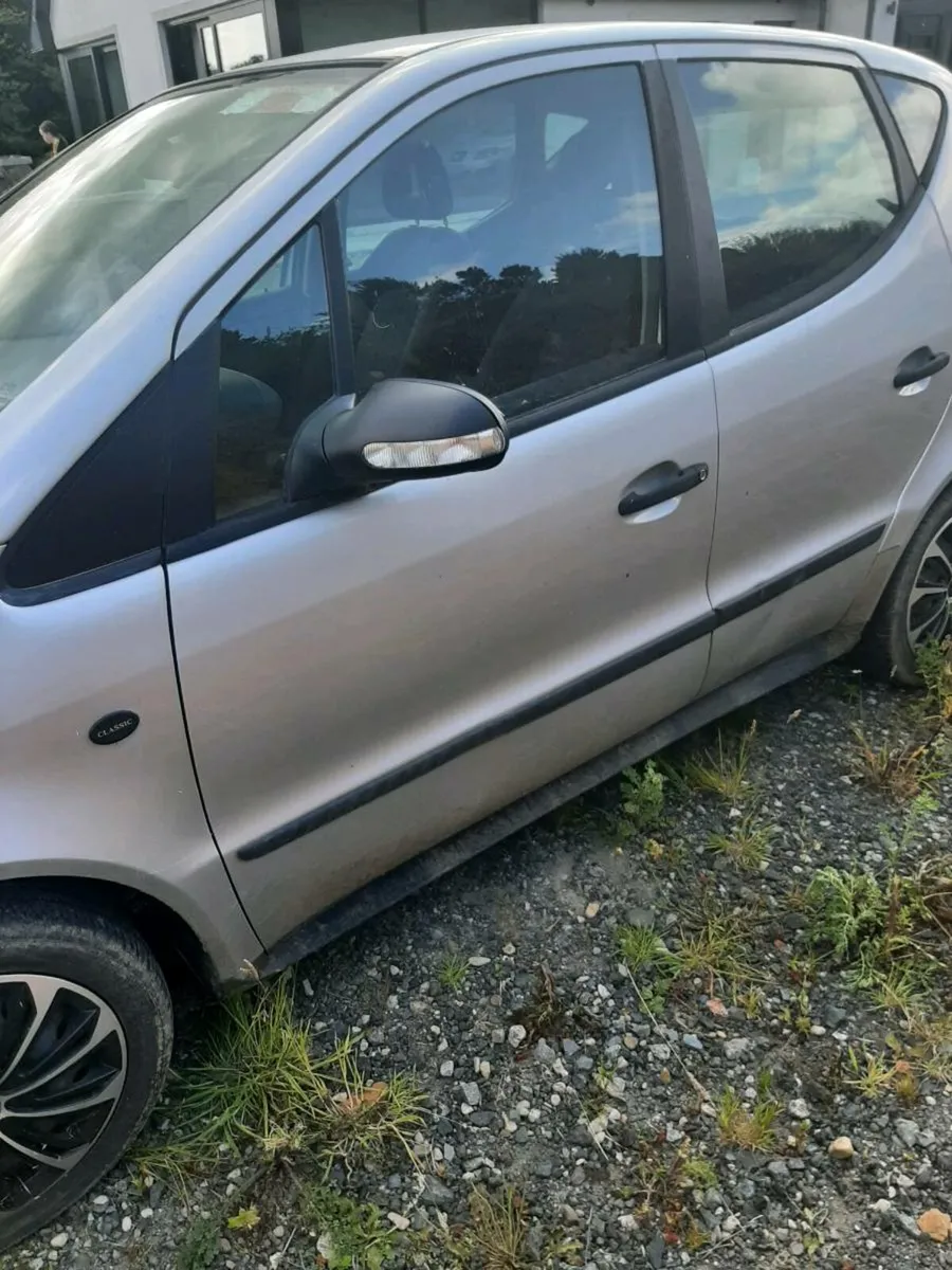 Mercedes benz - Image 4