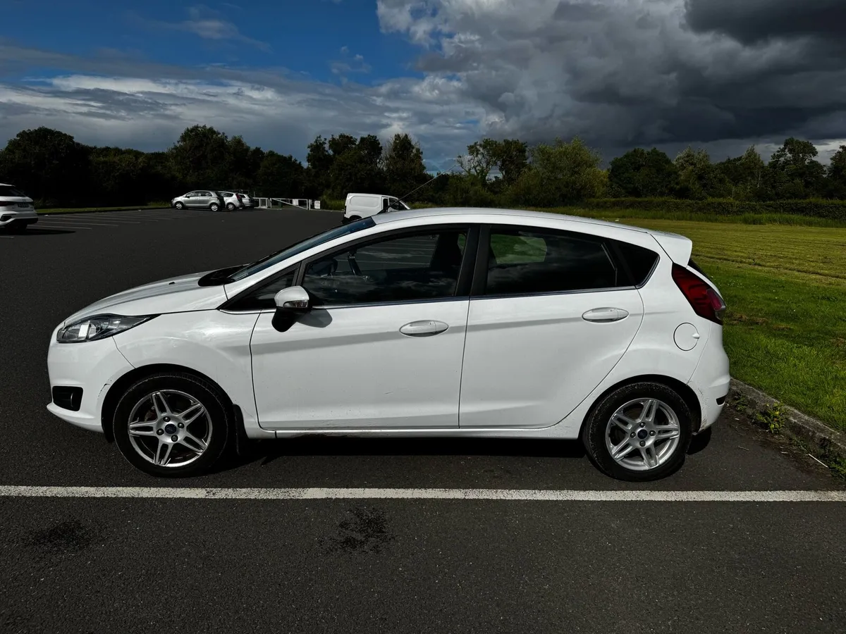 132 Ford Fiesta - Image 4