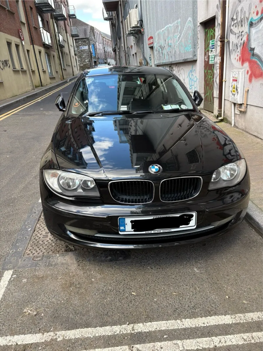 BMW 116i 2010 - Image 2