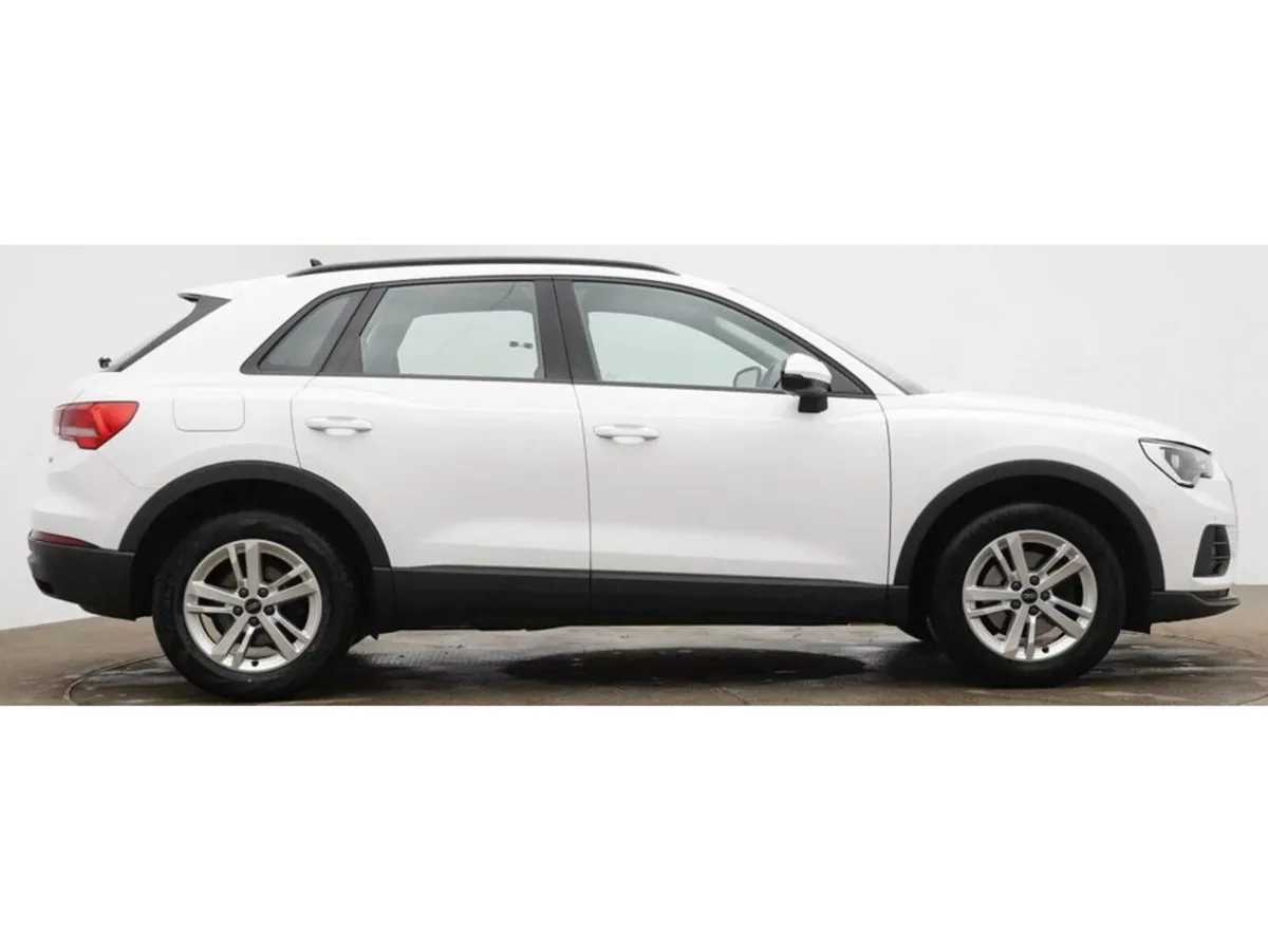 Audi Q3 TECHNIK 35 TDI S-A - Image 2
