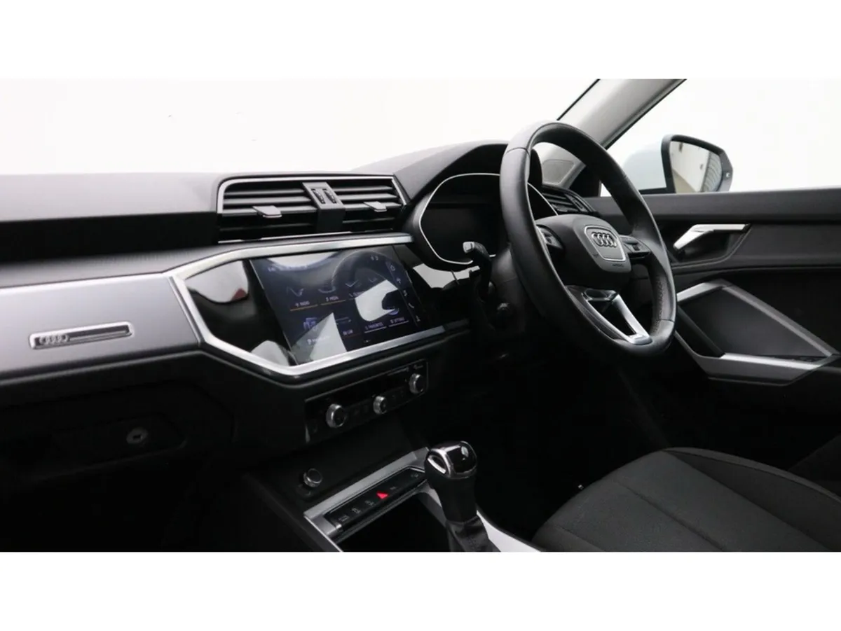 Audi Q3 TECHNIK 35 TDI S-A - Image 3