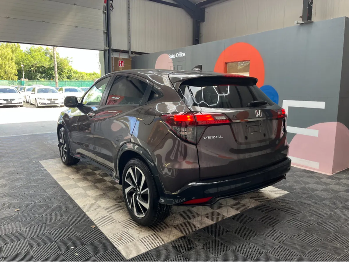 Honda Vezel 1.5 HYBRID RS / 68k KMs / HEATED SEATS - Image 4