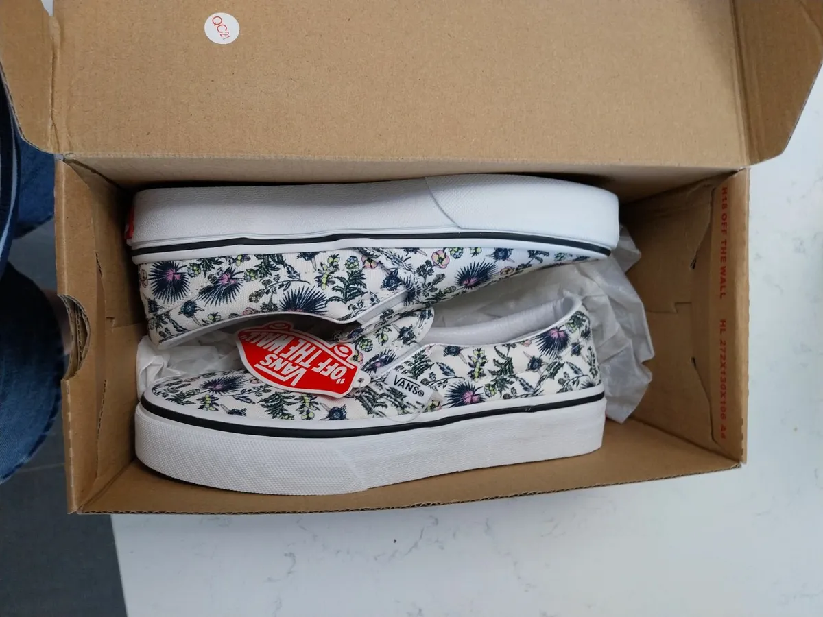 Kids new Van shoes - Image 3