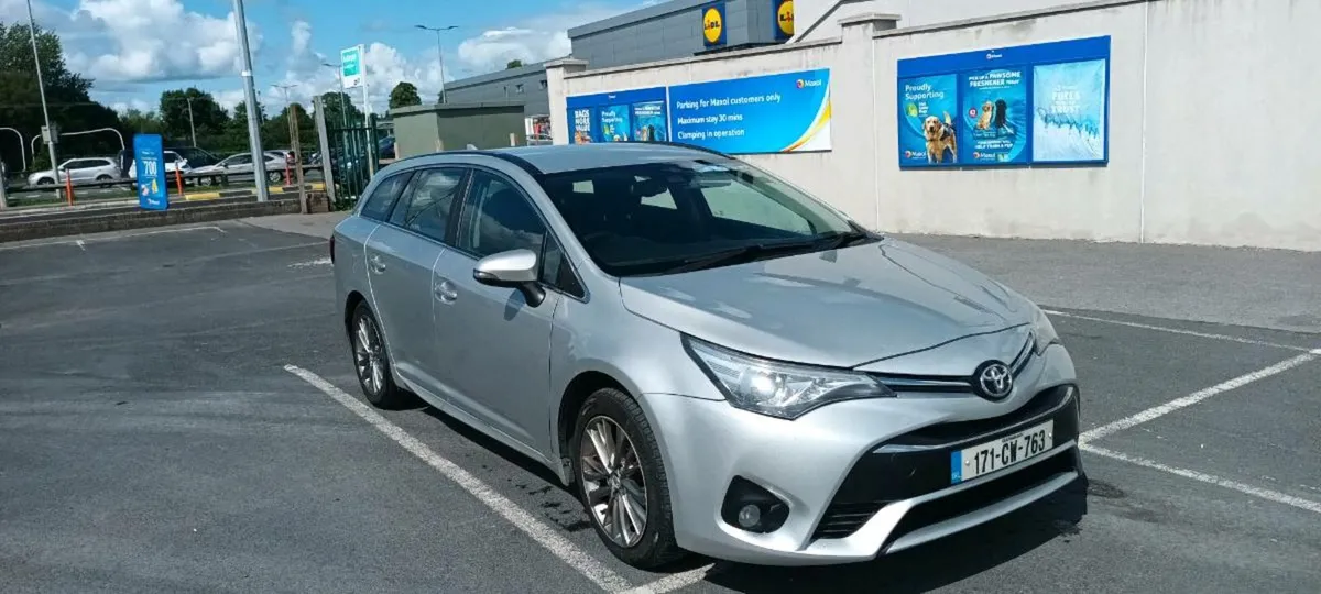 Toyota Avensis Luna 2017 2.0 d4d - Image 1