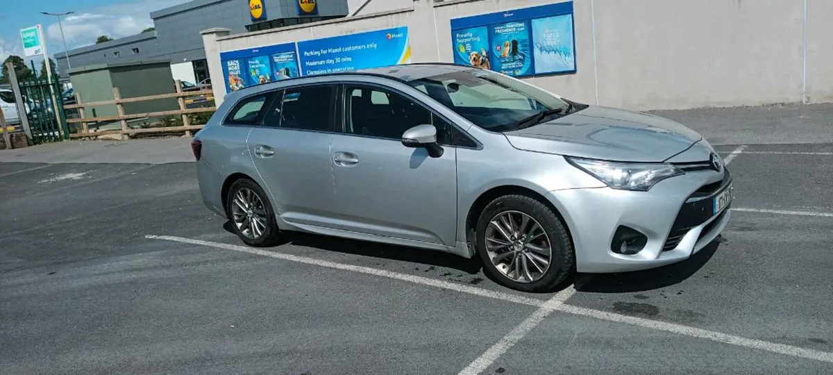 Toyota Avensis Luna 2017 2.0 d4d - Image 3