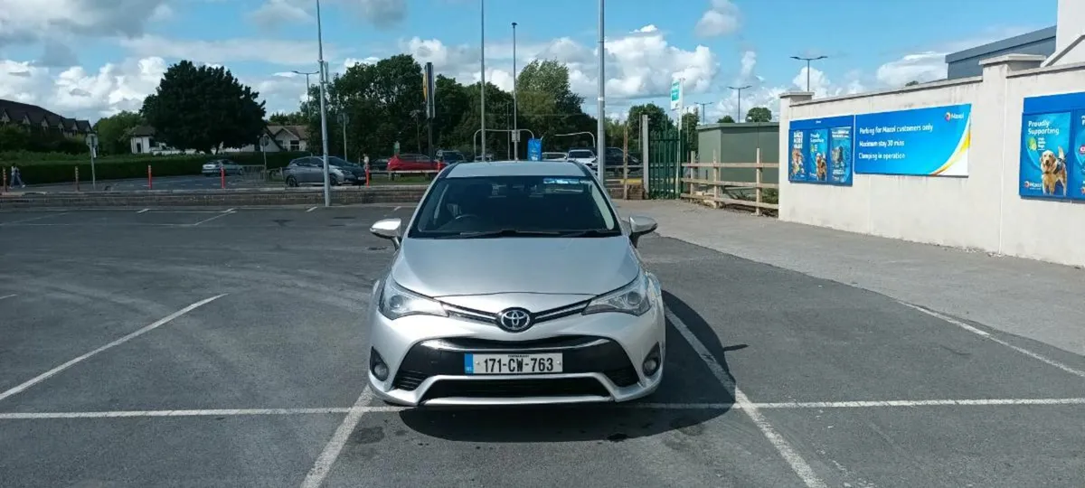 Toyota Avensis Luna 2017 2.0 d4d - Image 4