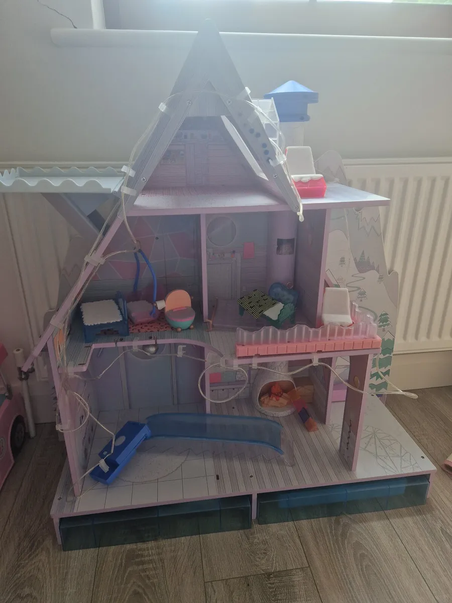 LOL Chalet house and accessories - Image 2