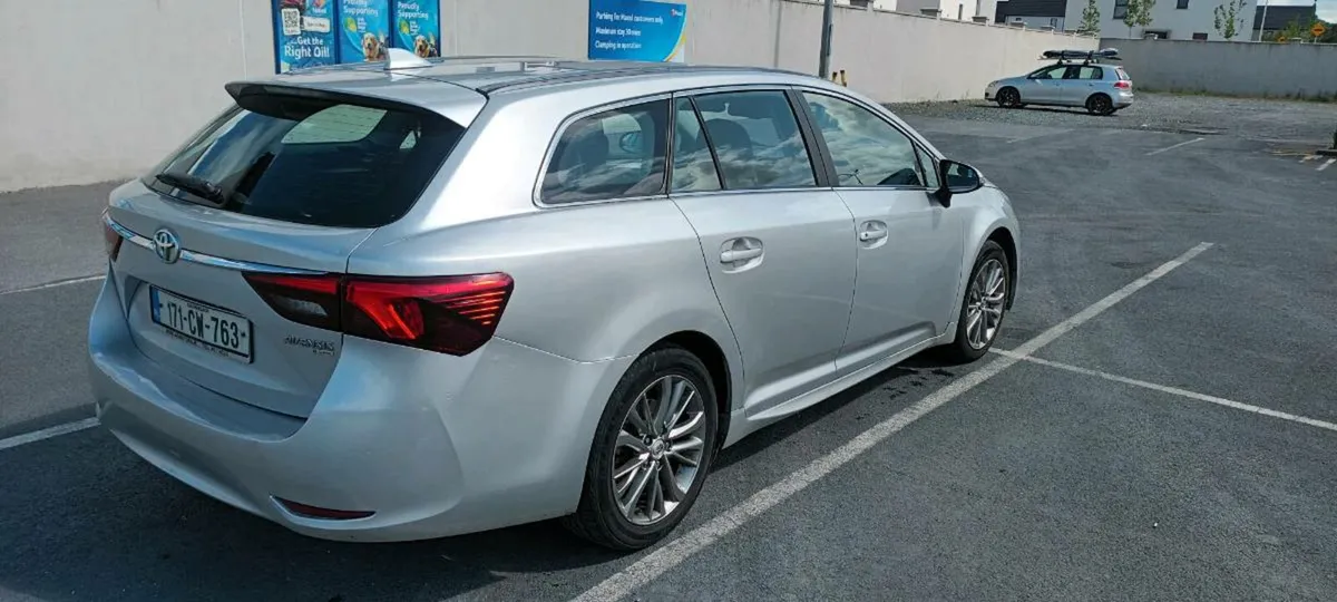 Toyota Avensis Luna 2017 2.0 - Image 4
