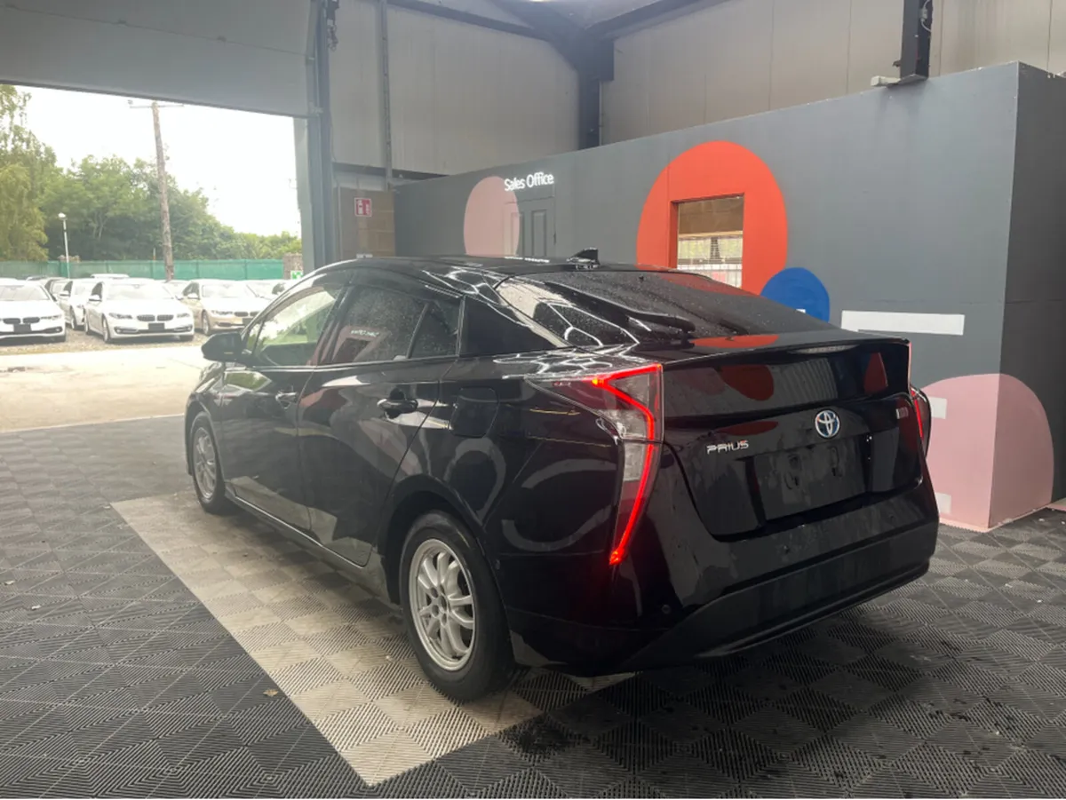 Toyota Prius 1.8 HYBRID / 91k KMs / REVERSE CAMERA - Image 4