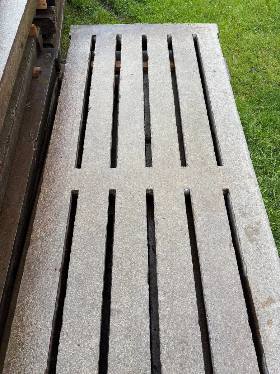 Used Cattle slats - Image 3